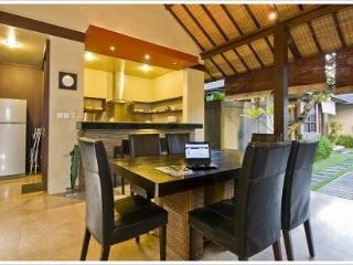 Ininda And Ligaya Villa Seminyak (Bali)