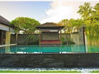 Ininda And Ligaya Villa