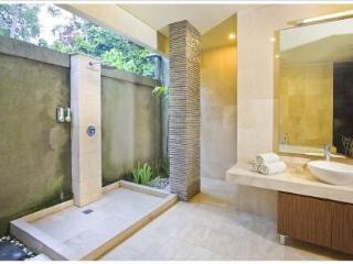 Ininda And Ligaya Seminyak (Bali)